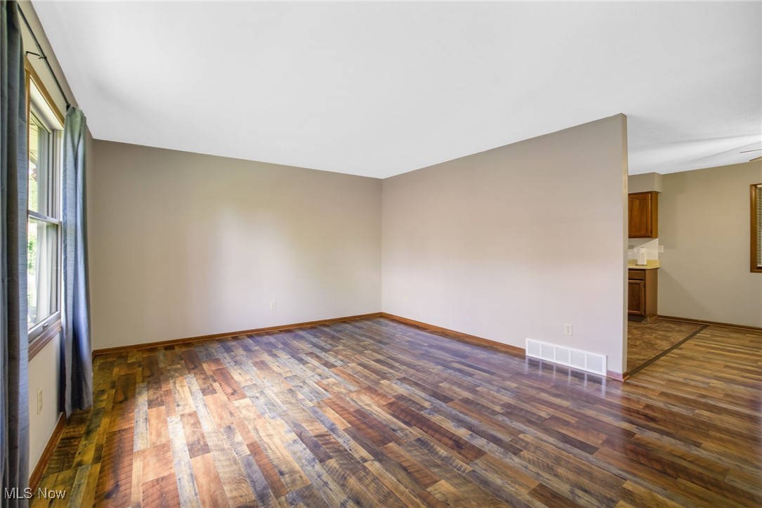 241 W Good Avenue, Wadsworth, Ohio image 3