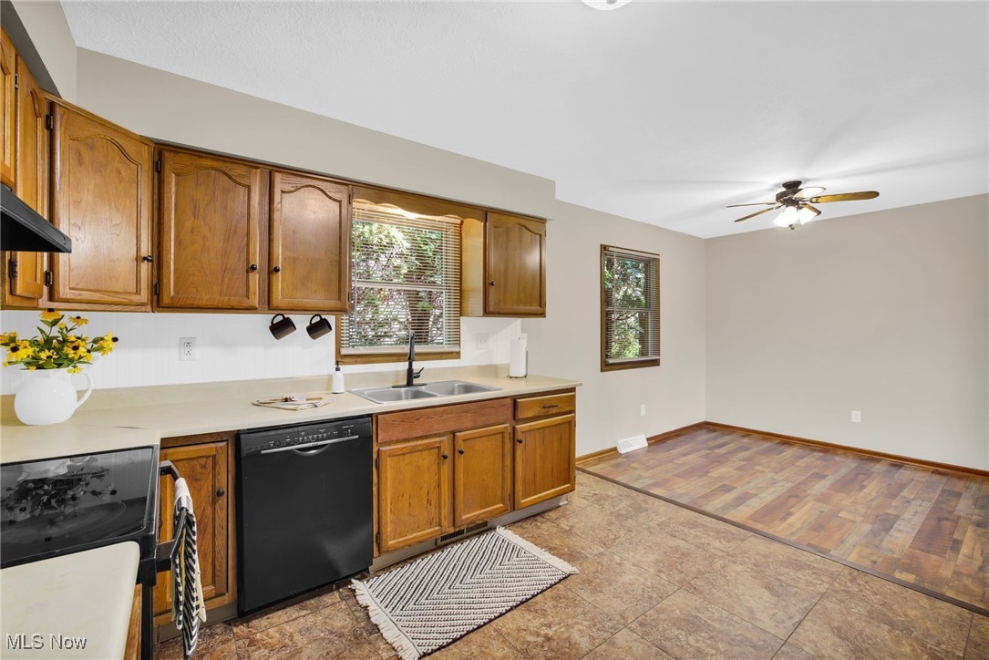 241 W Good Avenue, Wadsworth, Ohio image 12