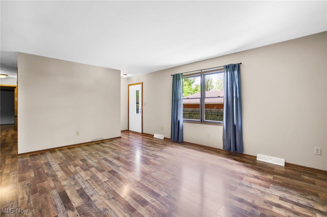 241 W Good Avenue, Wadsworth, Ohio image 4
