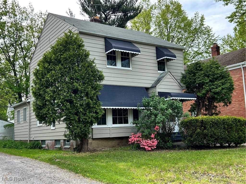 884 Eloise Drive, Cleveland Heights, Ohio image 2