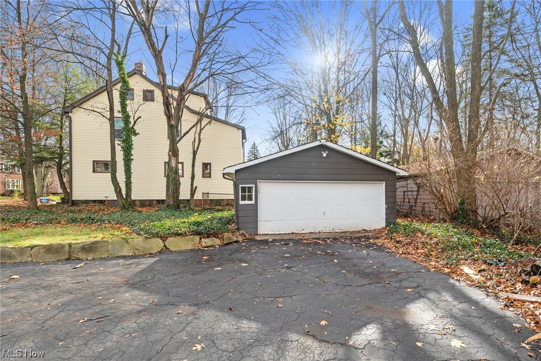 Shaker Lakes 02 - Residential