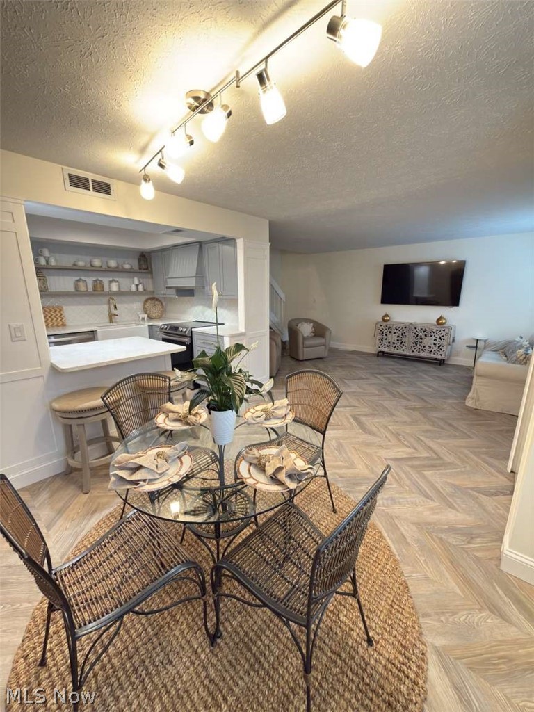 Addition To Cambridge Condo - Residential