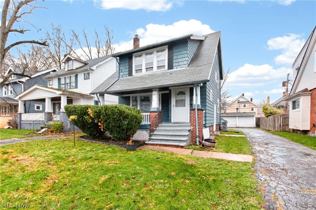 Photo of 884 Nela View Road, Cleveland Heights, OH 44112 (MLS # 5204674)