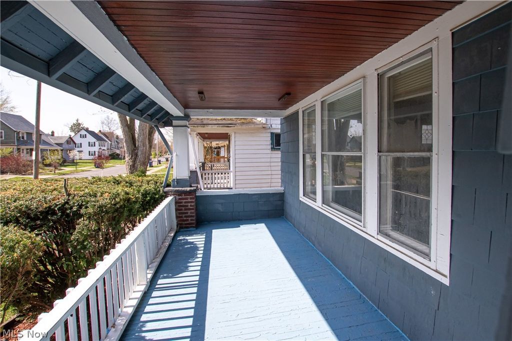 Photo of 884 Nela View Road, Cleveland Heights, OH 44112 (MLS # 5204674)