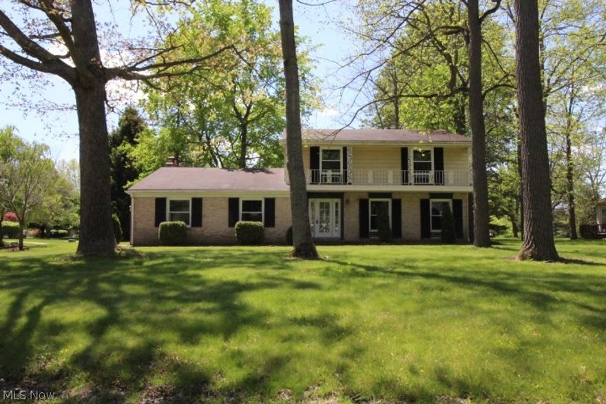 Extreme Makeover!  Beautiful new kitchen cabinets, ceramic tile, countertops, lighting, freshly painted throughout, all new carpet, all
new windows, exterior doors.  First floor features a spacious living room, formal dining room, gorgeous kitchen, family room with
fireplace, half bath and inviting entry.  Master bedroom with awesome walk-in tiled shower in master bath, additional spacious 3 bedrooms
with full bath complete the second floor.  Unfinished full basement to finish or for storage.  Attached 2 car garage.  Beautiful treed corner
lot in great location!  Set your appointment today!