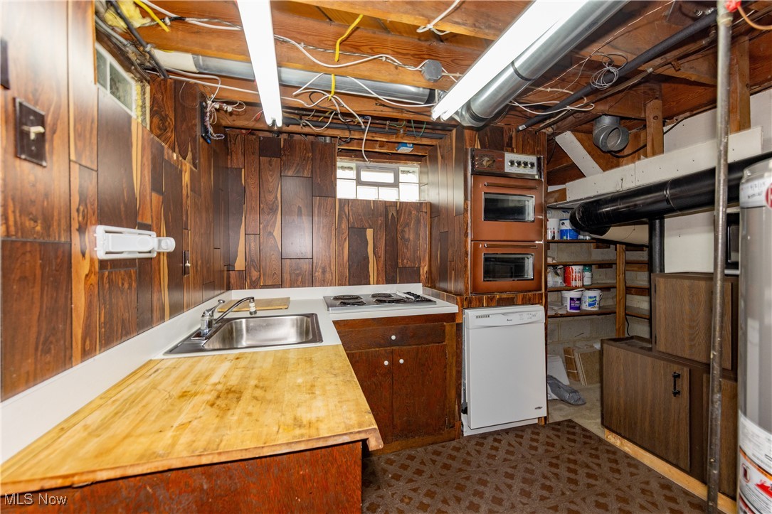 Mayfield Heights, Ohio 44124, United States, 3 Bedrooms Bedrooms, ,3 BathroomsBathrooms,Residential,Contingent,140217