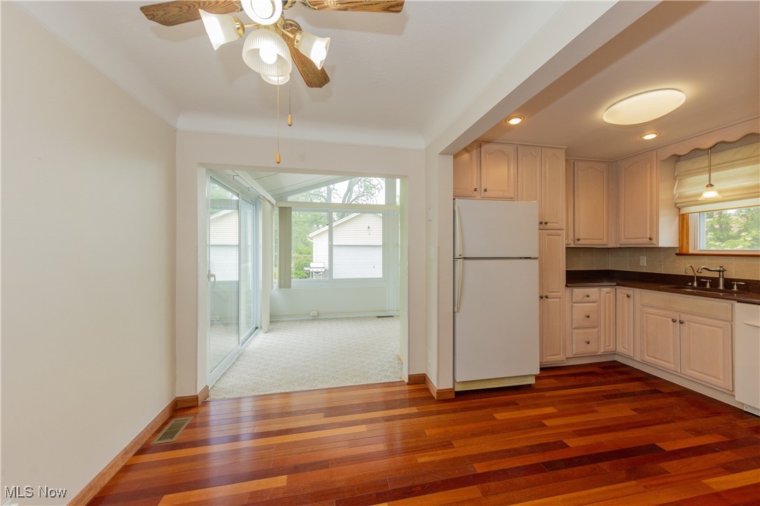 Mayfield Heights, Ohio 44124, United States, 3 Bedrooms Bedrooms, ,3 BathroomsBathrooms,Residential,Contingent,140217