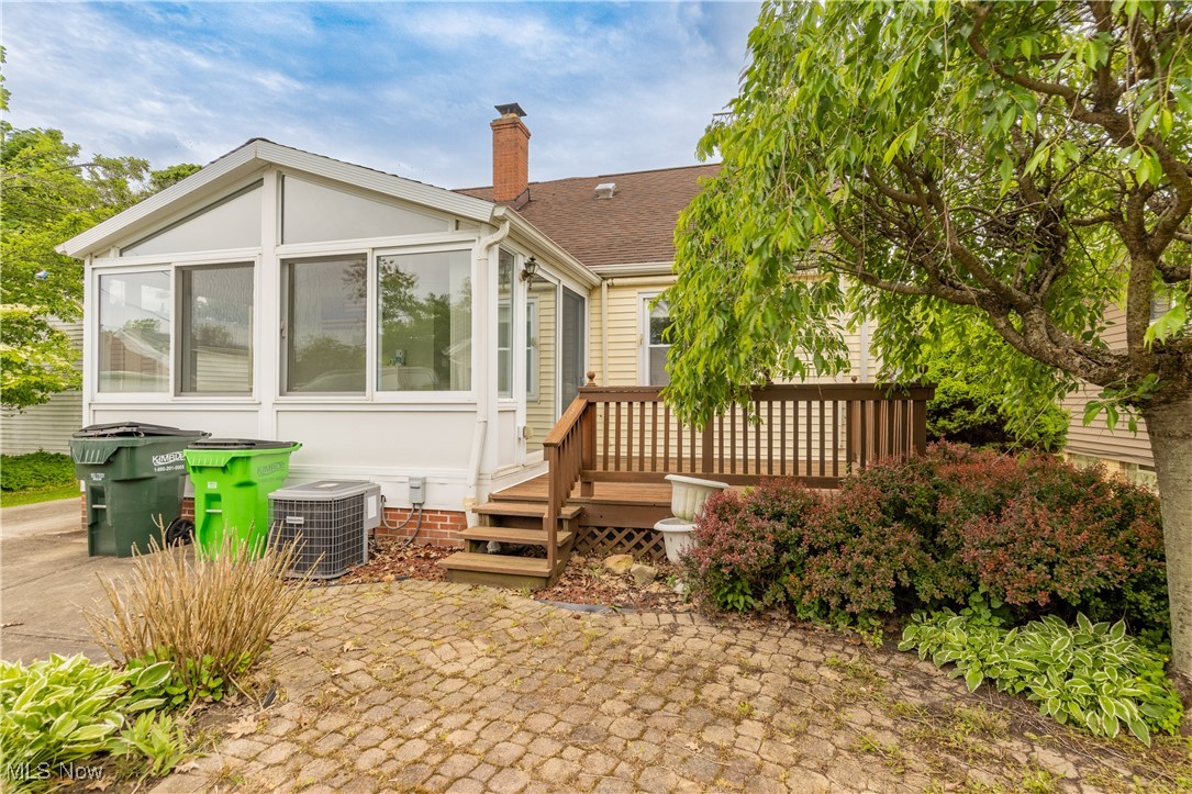 Mayfield Heights, Ohio 44124, United States, 3 Bedrooms Bedrooms, ,3 BathroomsBathrooms,Residential,Contingent,140217