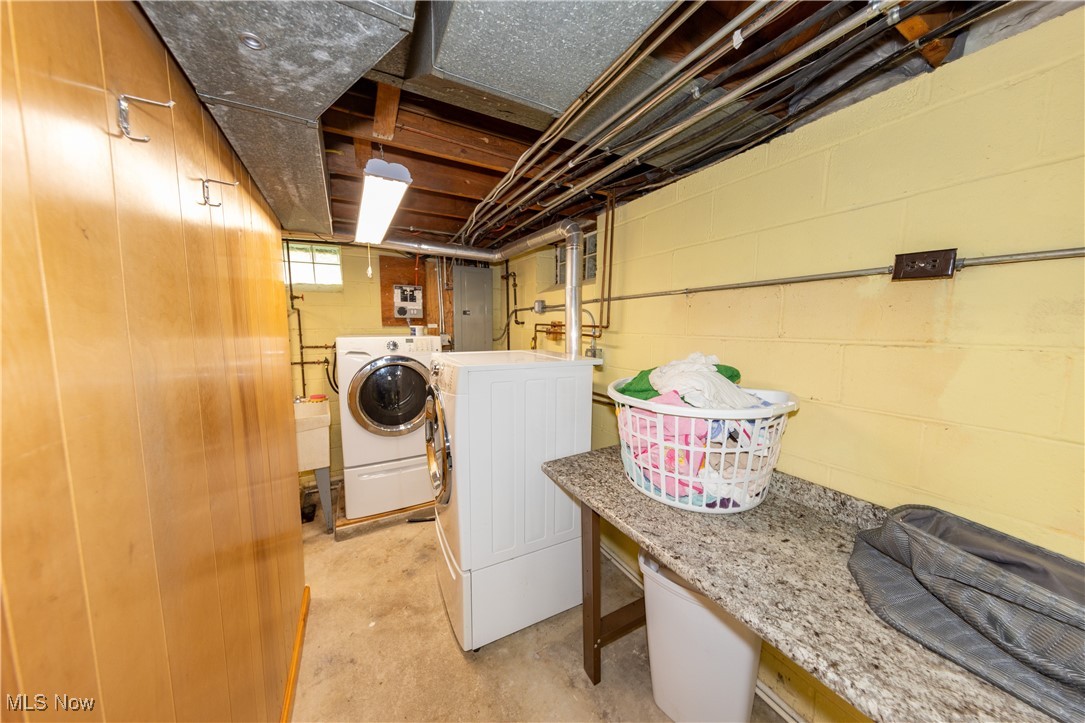 Mayfield Heights, Ohio 44124, United States, 3 Bedrooms Bedrooms, ,3 BathroomsBathrooms,Residential,Contingent,140217