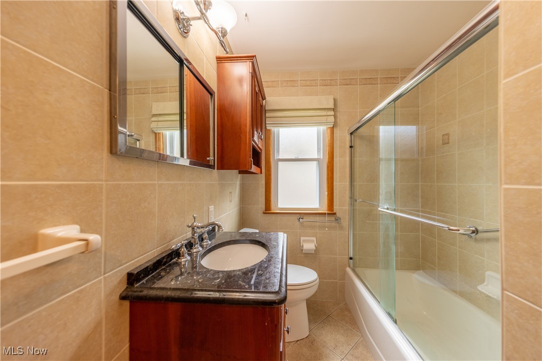 Mayfield Heights, Ohio 44124, United States, 3 Bedrooms Bedrooms, ,3 BathroomsBathrooms,Residential,Contingent,140217