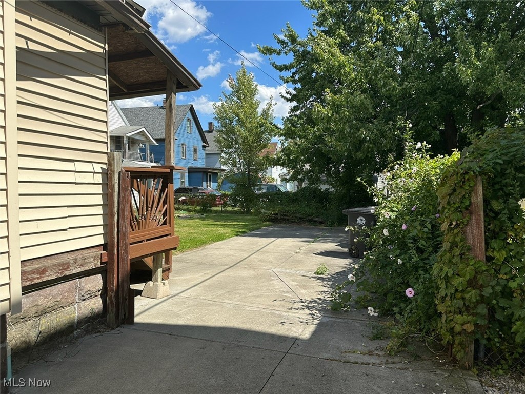 F R Elliotts - Residential