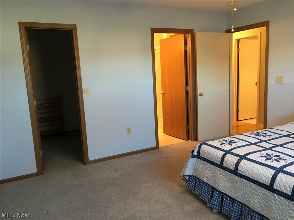 HUNTERS CHASE - Residential