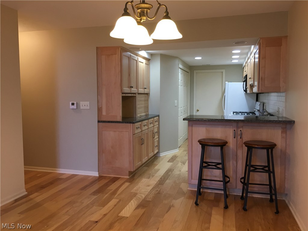 HUNTERS CHASE - Residential