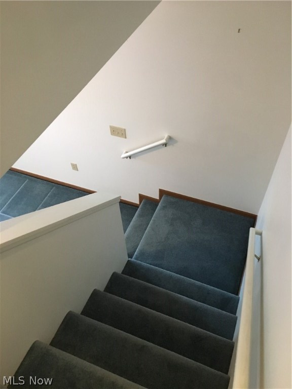 HUNTERS CHASE - Residential