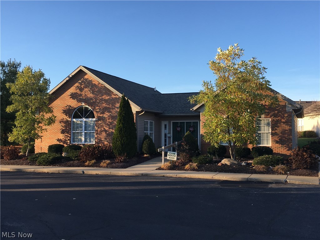 HUNTERS CHASE - Residential