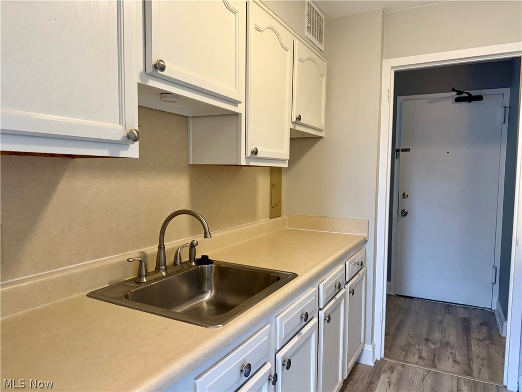 Lake House Condo - Residential Lease