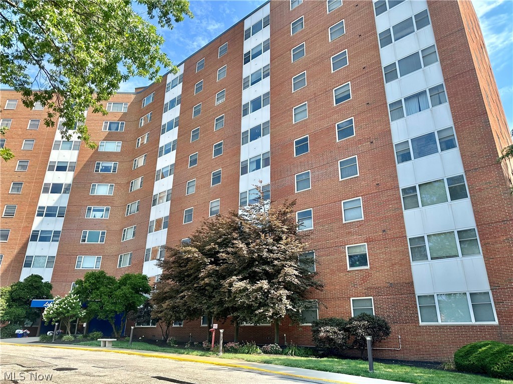 Lake House Condo - Residential Lease