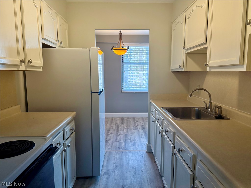 Lake House Condo - Residential Lease