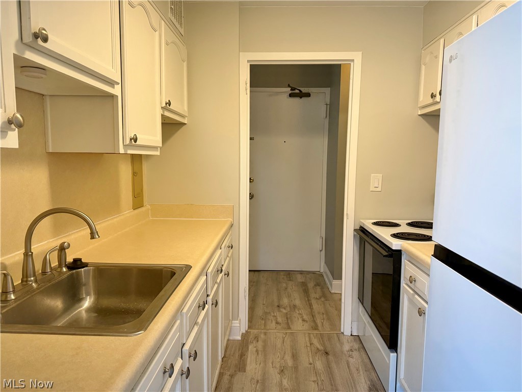 Lake House Condo - Residential Lease