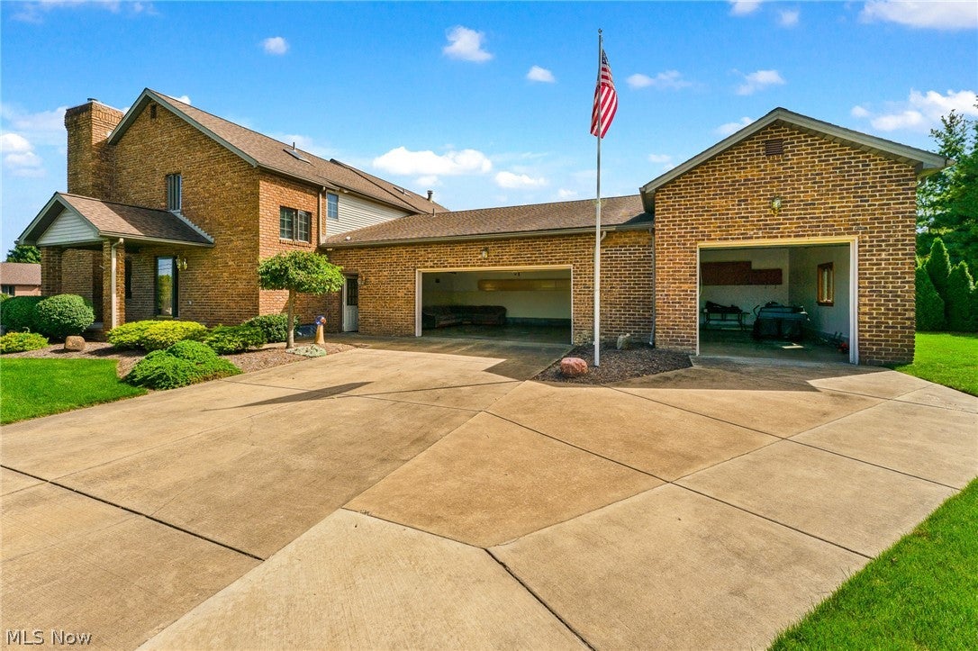 594 Shadydale Drive