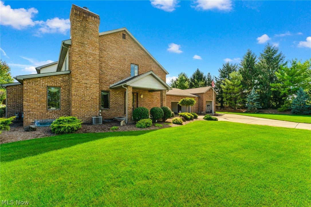 594 Shadydale Drive