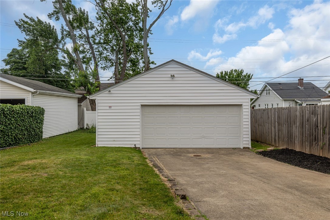 7609 Wooster Parkway