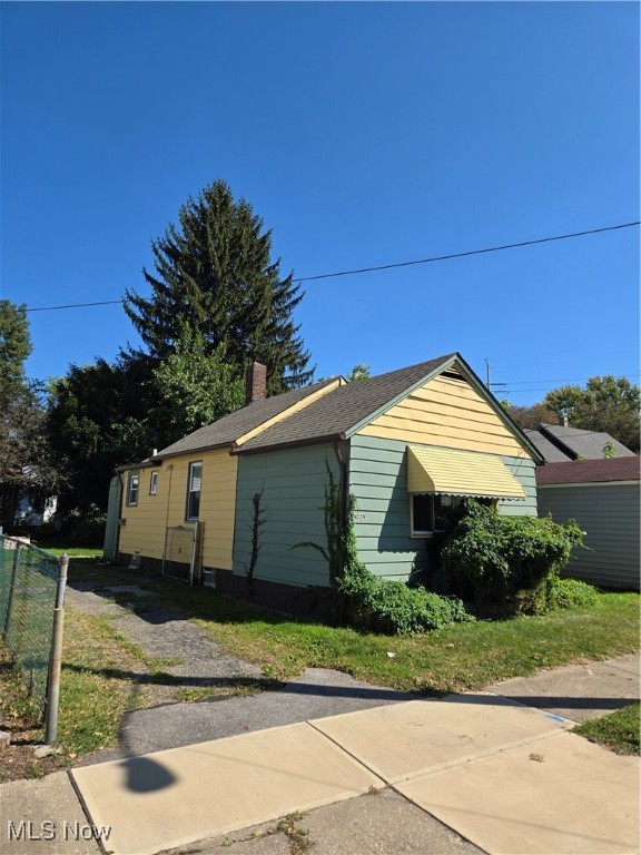 Quaint Single Family Home ready for you to give it's finishing touches. Perfect addition to a rental portfolio with great potential for cashflow.