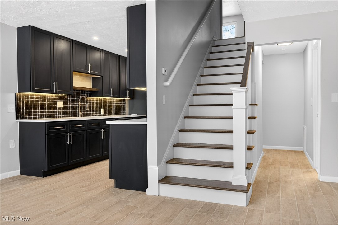 Country Club Condo - Residential