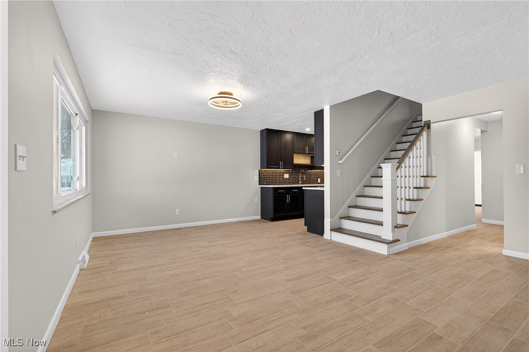 Country Club Condo - Residential