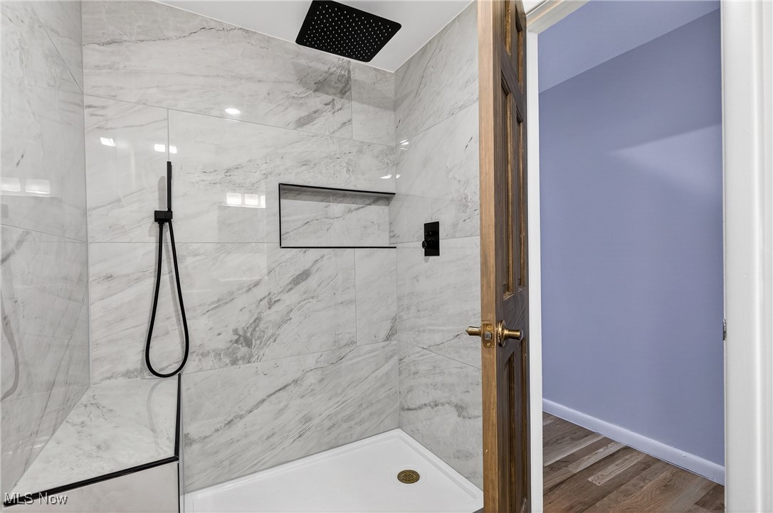 Country Club Condo - Residential