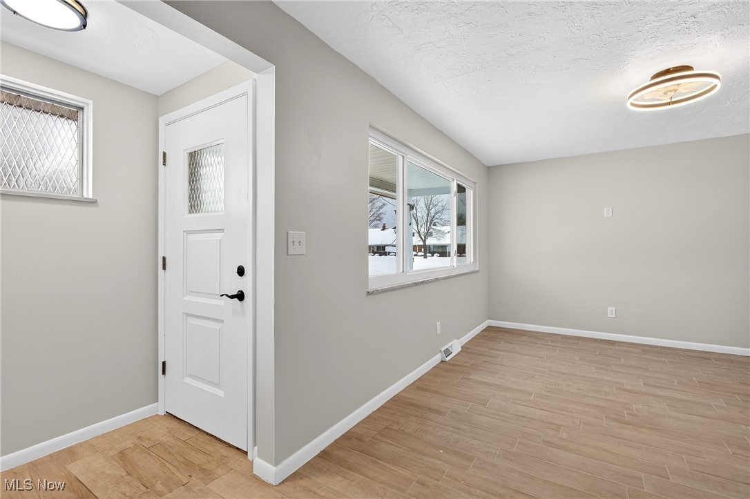 Country Club Condo - Residential