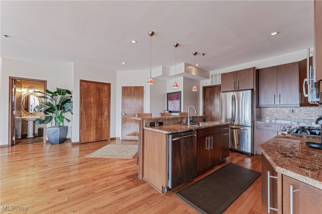 Pinnacle Condo - Residential Lease