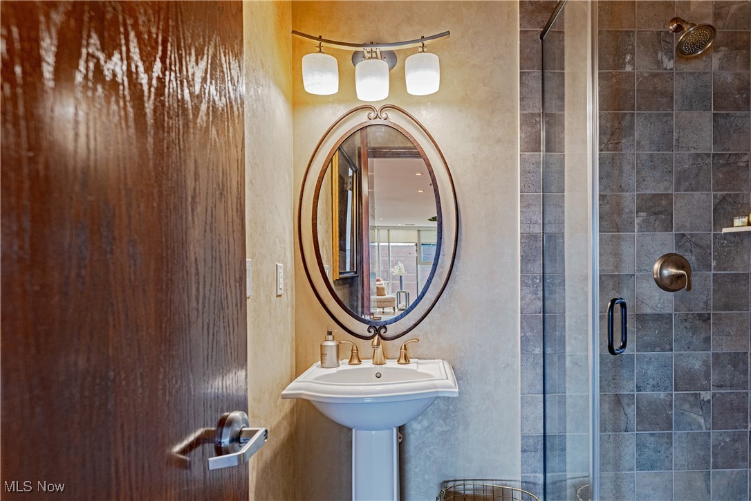 Pinnacle Condo - Residential Lease