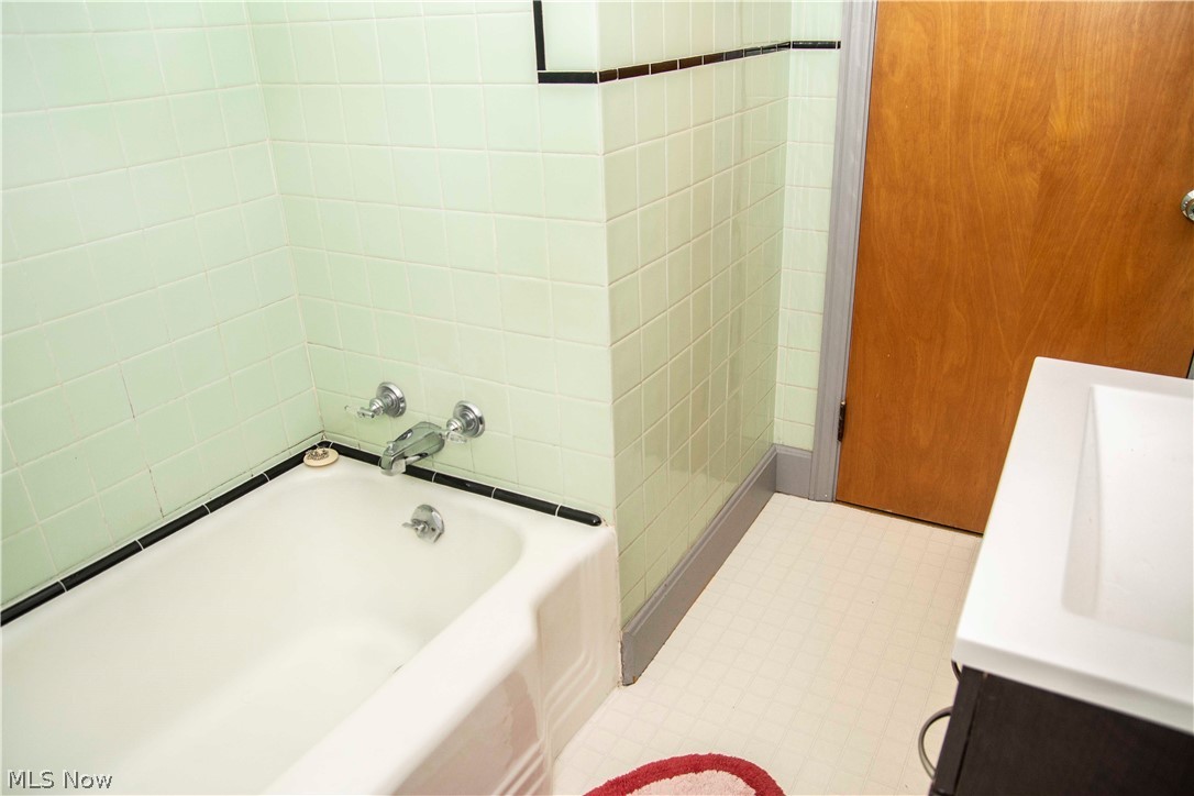 New England Lanes - Residential