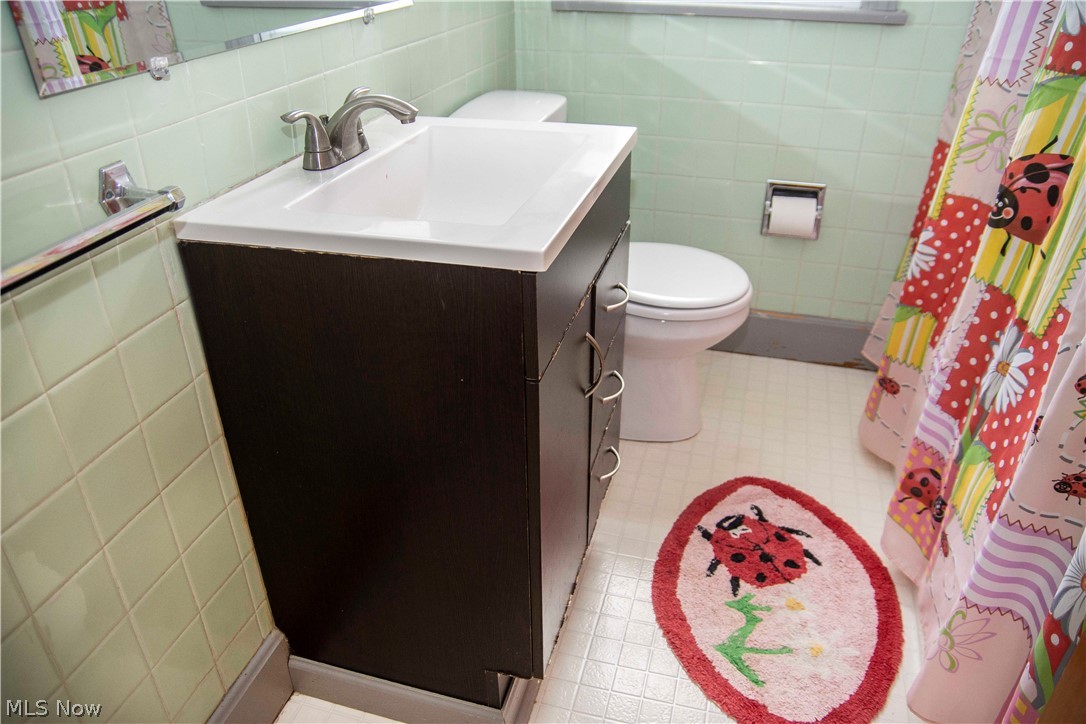 New England Lanes - Residential