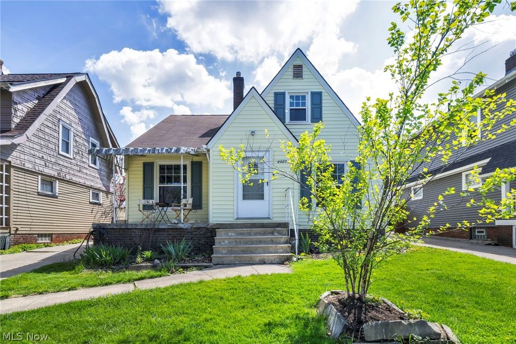 Photo of 2027 Tampa Avenue, Cleveland, OH 44109 (MLS # 5205092)