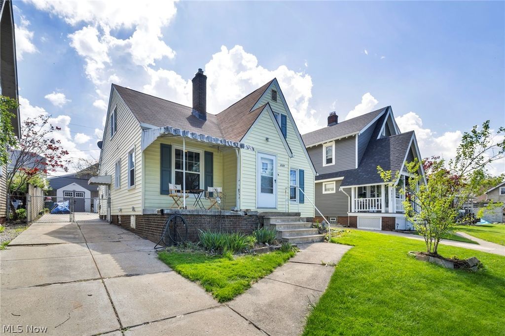 Photo of 2027 Tampa Avenue, Cleveland, OH 44109 (MLS # 5205092)