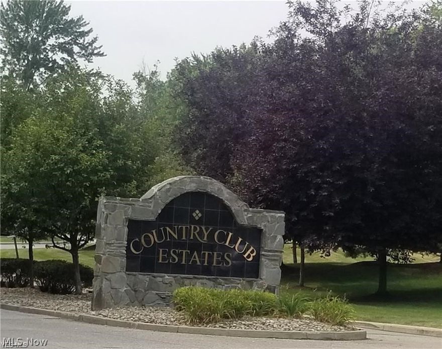Build your dream home on this building lot in Country Club Estates. 100 x 139 requirements 1800 sq. ft. minimum for ranch and 2400 sq. ft. minimum for 2 story. Very nice development. Howland Schools.