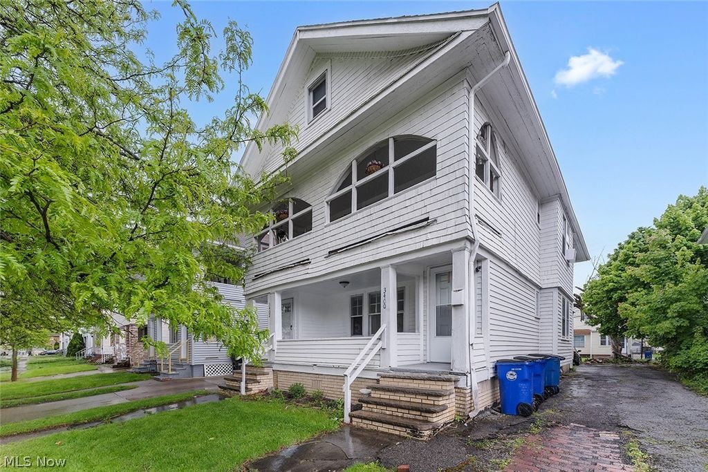 Photo of 3400 W 117th Street #3402/DN, Cleveland, OH 44111 (MLS # 5210090)