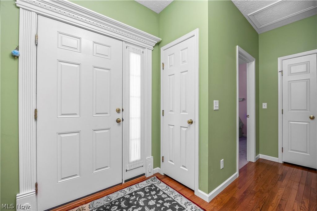 Photo of 884 Lakeview Court, Kent, OH 44240 (MLS # 5203800)