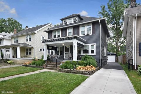 Single Family Residence in Cleveland Heights OH 2980 Kensington Road.jpg