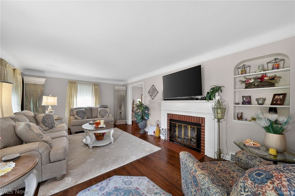 Photo of 4787 Broadale Road, Cleveland, OH 44109 (MLS # 5204459)