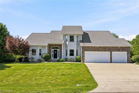 Homes For Sale - 522 Tanglewood Trail<br/> Cuyahoga Falls, OH 44223