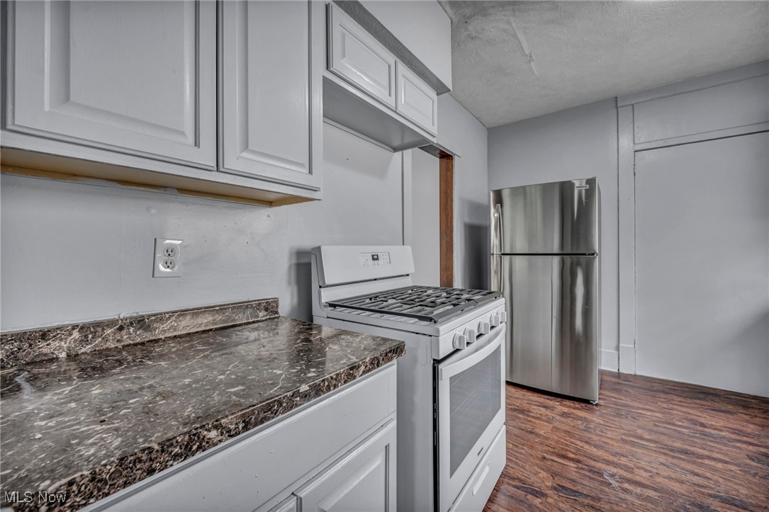 2834 Apple Avenue, Lorain, Ohio image 5
