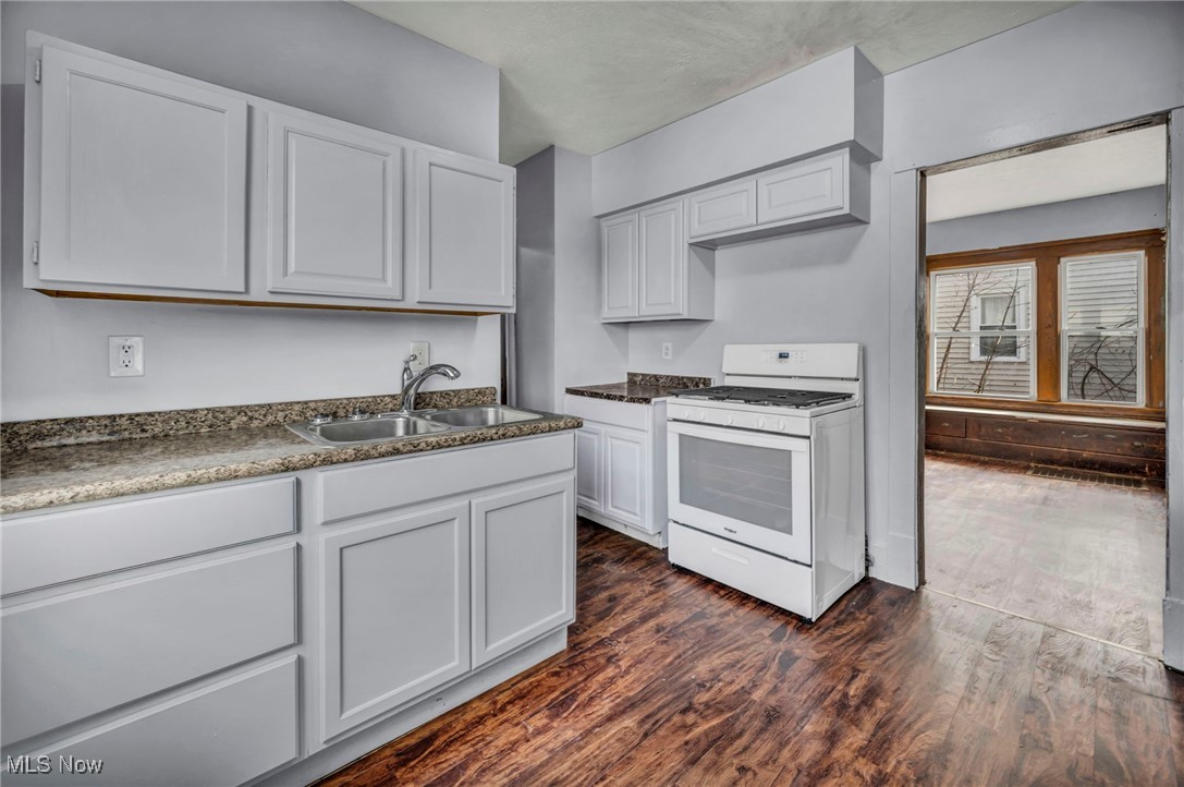 2834 Apple Avenue, Lorain, Ohio image 8