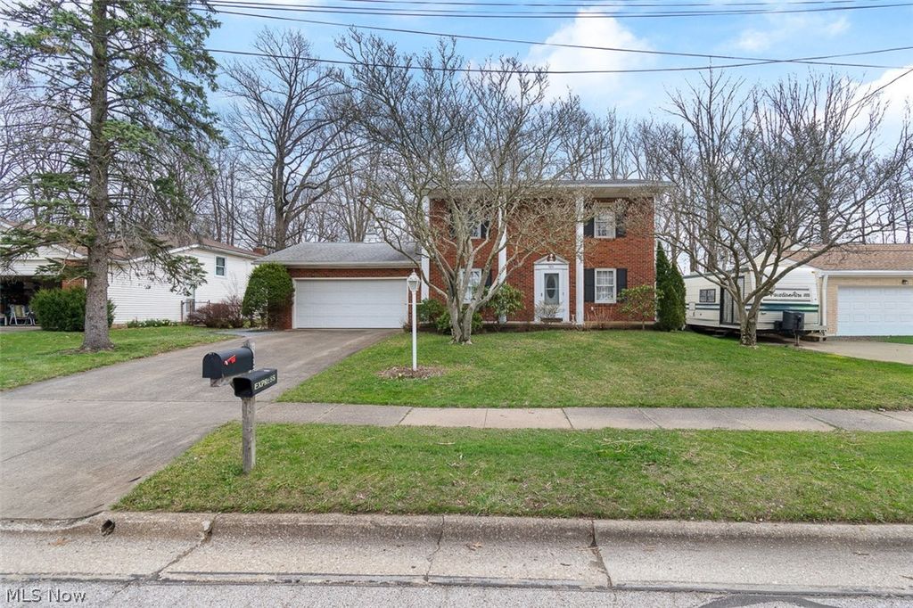 Photo of 525 Narragansett Drive, Tallmadge, OH 44278 (MLS # 5199375)