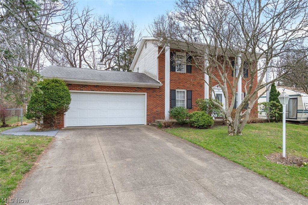 Photo of 525 Narragansett Drive, Tallmadge, OH 44278 (MLS # 5199375)