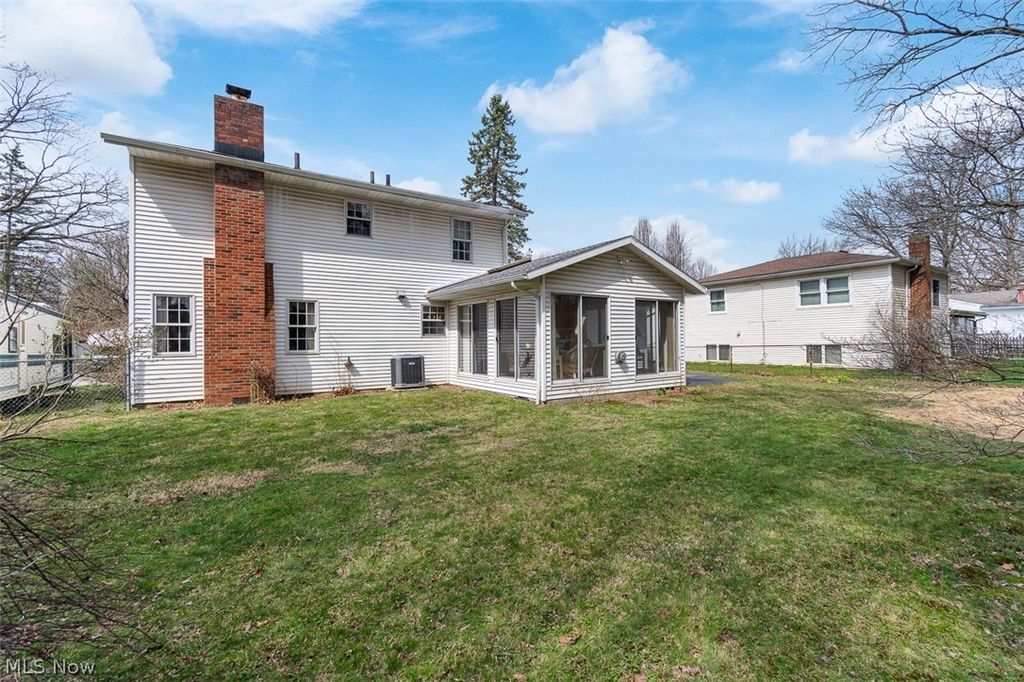 Photo of 525 Narragansett Drive, Tallmadge, OH 44278 (MLS # 5199375)