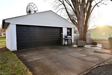 Tiny photo for 1737 Halbert Drive, Youngstown, OH 44514 (MLS # 5188058)