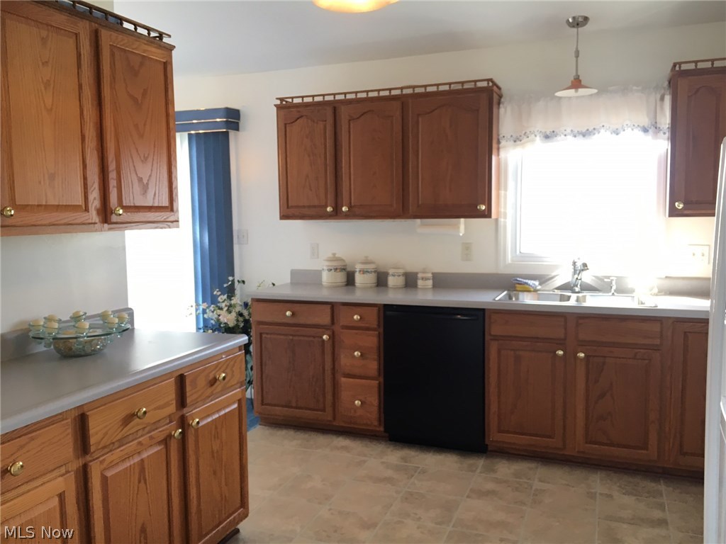 218 COUNTRY CLUB - Residential